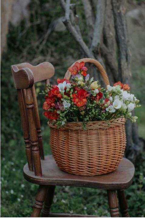 Roses and foliage bouquet
